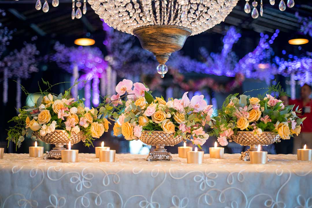 Arranjos com flores naturais para festas temáticas - Festejare Decorações