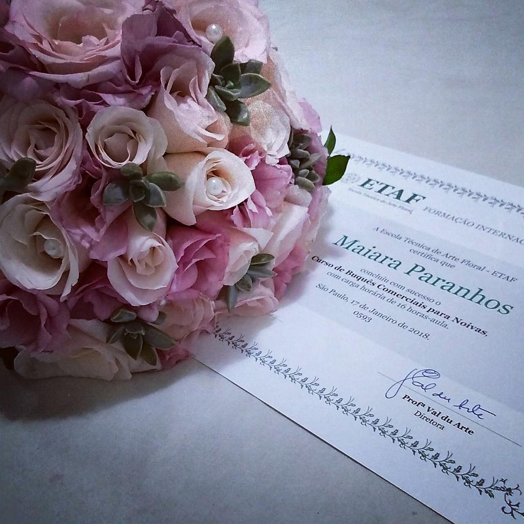 Certificado do curso de arranjos florais da ETAF Certificado do curso de arranjos florais da ETAF