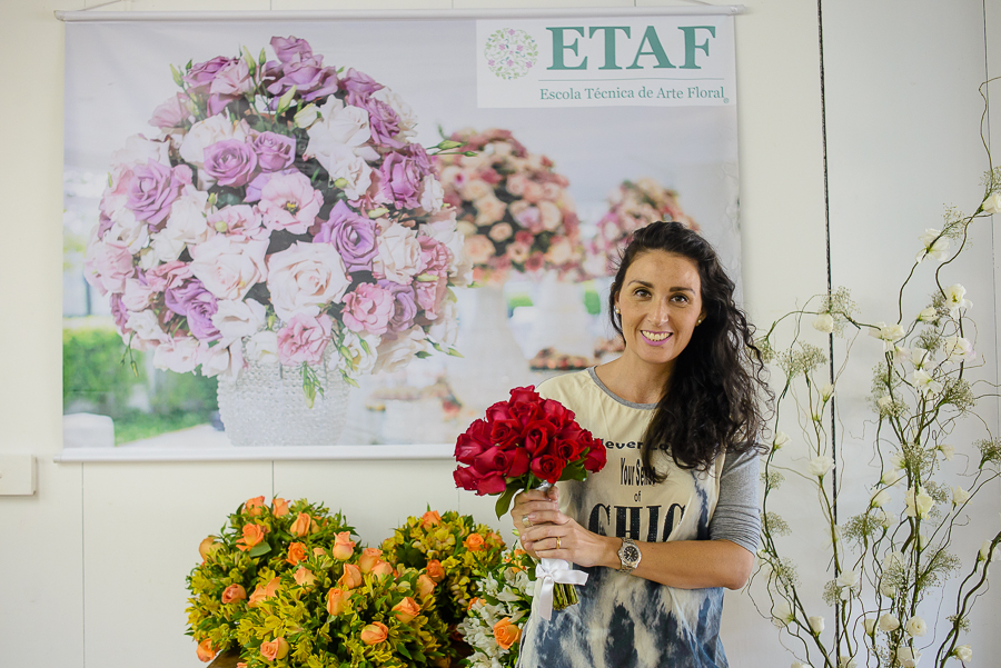 Alunos e trabalhos durante o curso de arranjos florais Técnico Profissionalizante em Arte Floral para Decoradores de Eventos Alunos e trabalhos durante o curso de arranjos florais Técnico Profissionalizante em Arte Floral para Decoradores de Eventos