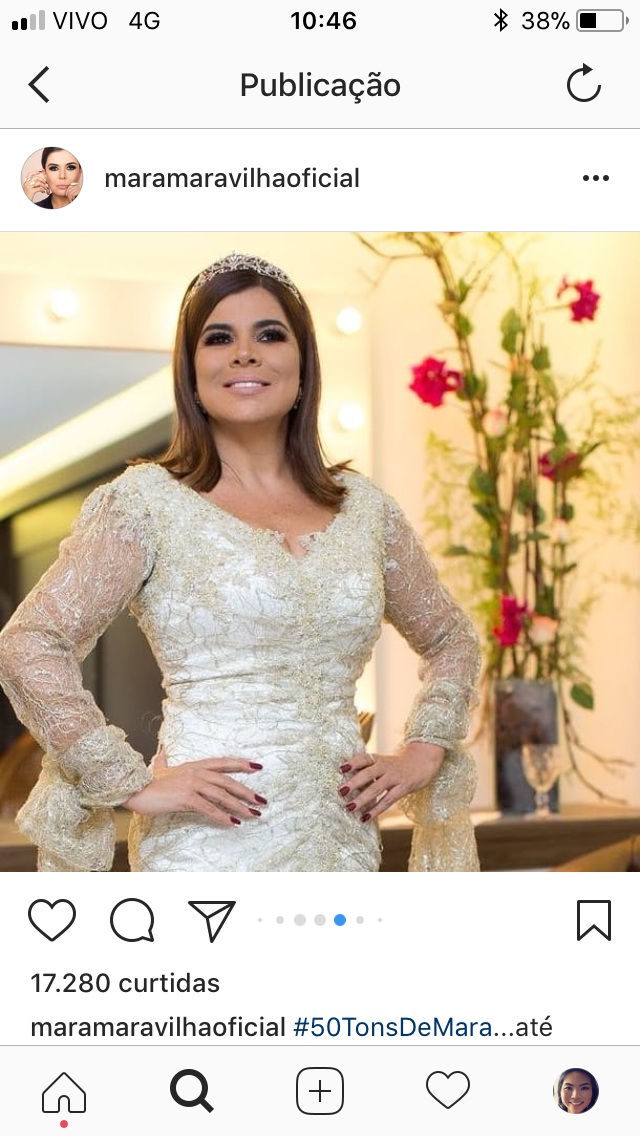 Mara Maravilha posa para foto no camarim de seu aniversário de 50 anos #50tonsdeMara Mara Maravilha posa para foto no camarim de seu aniversário de 50 anos #50tonsdeMara